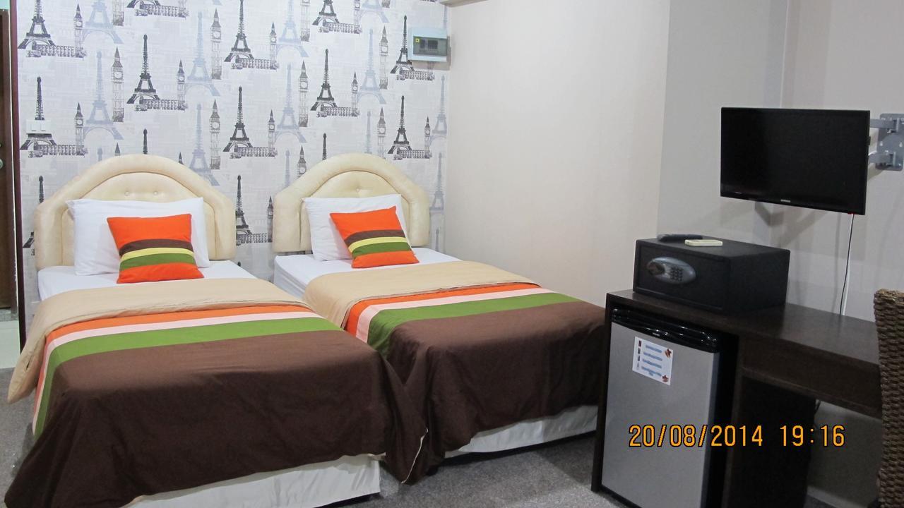 Banglumpoo Place Bangkok Esterno foto